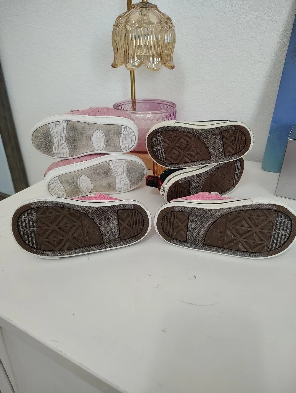 Converse Pink Low Top 6 & Black Low-Top 5 Zoe & Zac Pink 7 Kids Sneakers